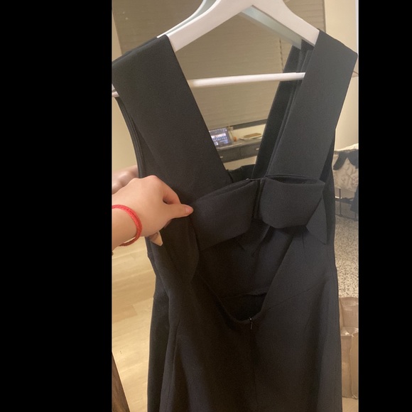 Black v-neck A-line dress. Best for events, banquets, business formal, dates,etc - Picture 5 of 5